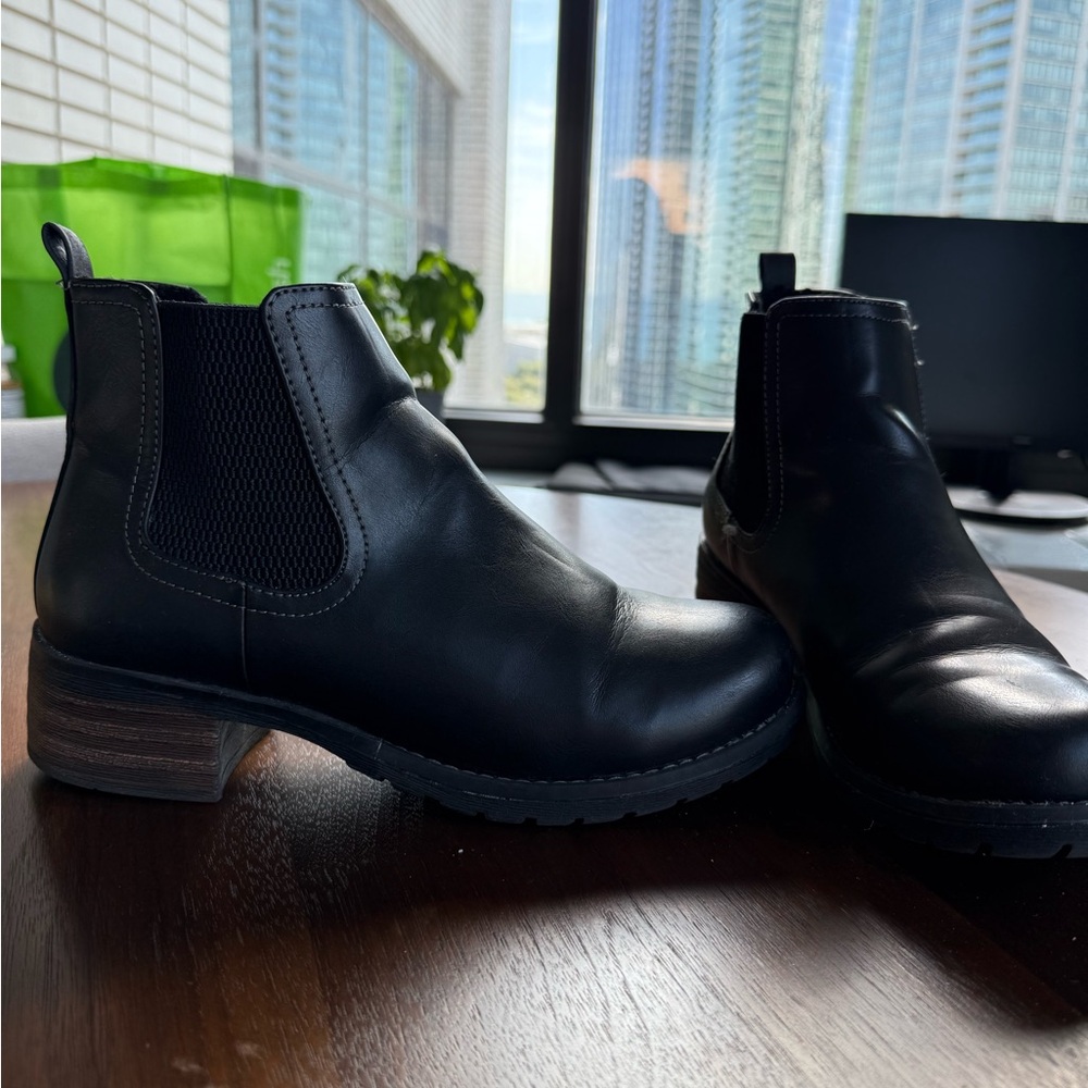 Chelsea boots